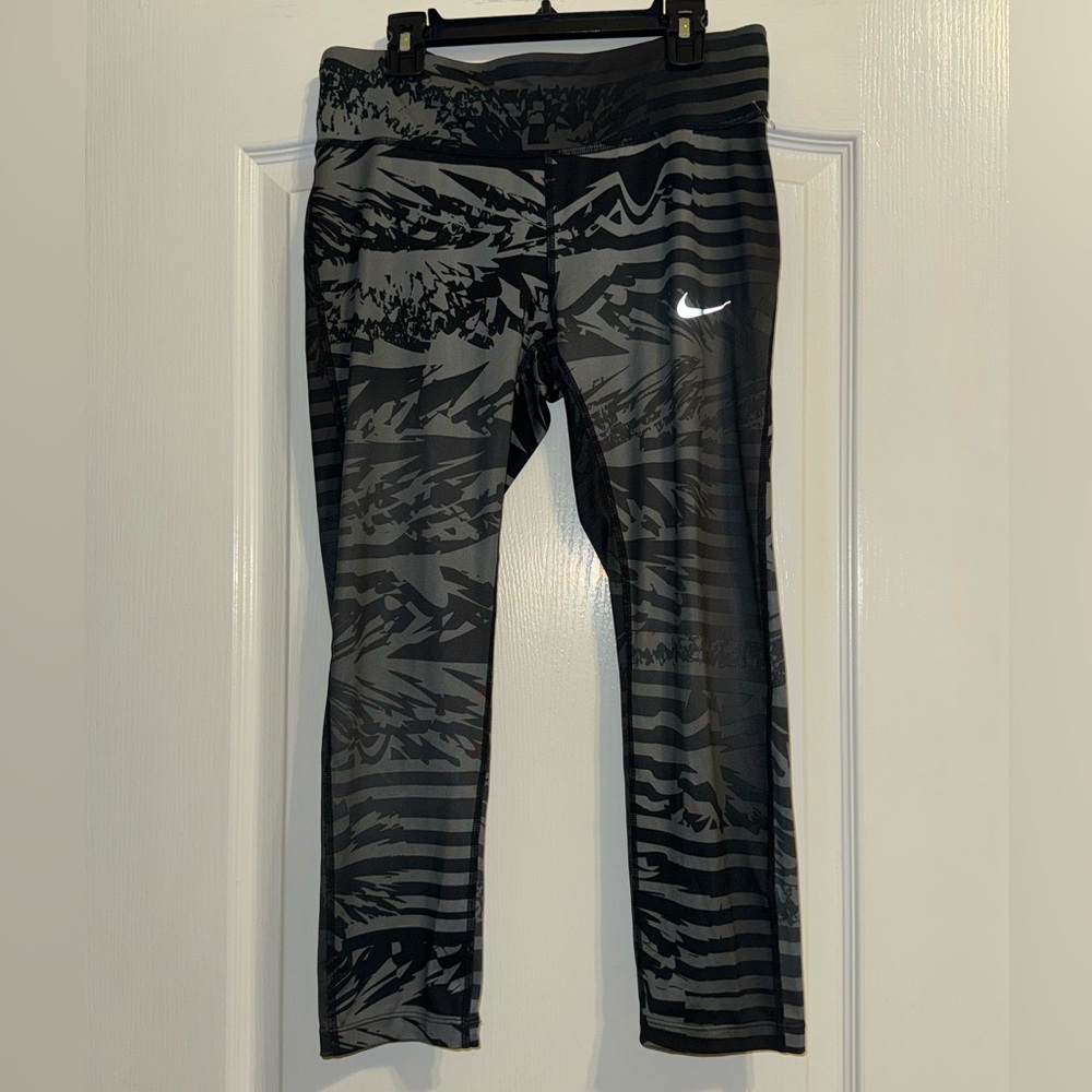 Nike Women's Dri-Fit Printed Black and Gray Leggings